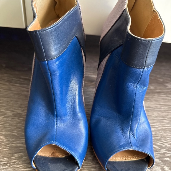 Shoes - Picture 4 of 4